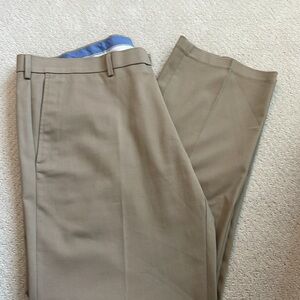 Haggar Men's Premium Comfort Classic Fit Dress Pants